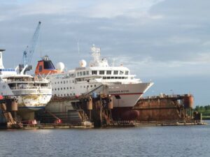 dry-dock-171695_1280_800_600