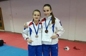 karate-anja-milovanovic-aleksandra-vujasinovic_800_528