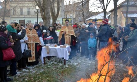 HRAM USPENjA PRESVETE BOGORODICE: Raspored bogosluženja za Banji dan i Božić