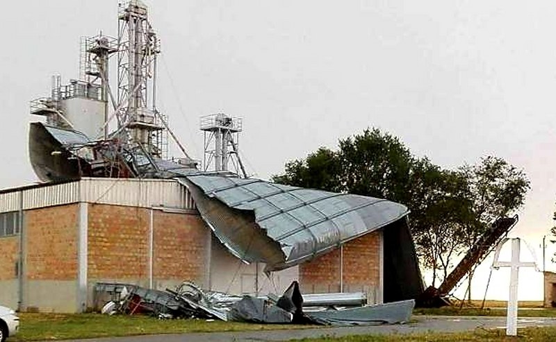 ČITAOCI SU NAM POSLALI SLIKE  IZ OKOLNIH SELA  NAKON JUČERAŠNJEG NEVREMENA