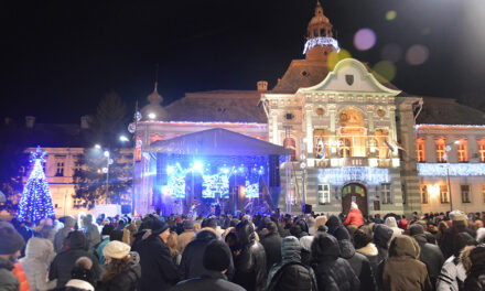 POGLEDAJTE KAKO JE BILO NA TRGU ZA DOČEK SRPSKE NOVE GODINE (VIDEO)