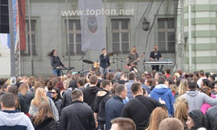 Amadeus bend  održao koncert u podne na Trgu slobode (Video)