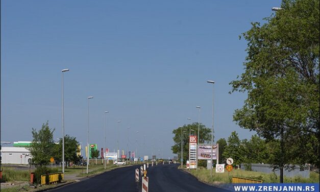 Nov asfalt na ulazu u Zrenjanin – na aradačkoj raskrsnici završetak radova