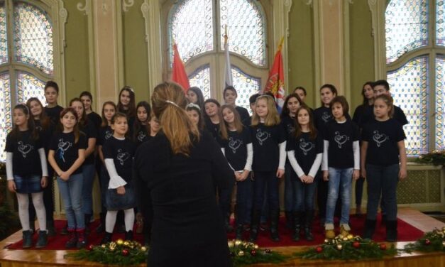 Gradski dečiji hor  Kulturnog centra Zrenjanina nastupa na FEDEHO festivalu u Beogradu