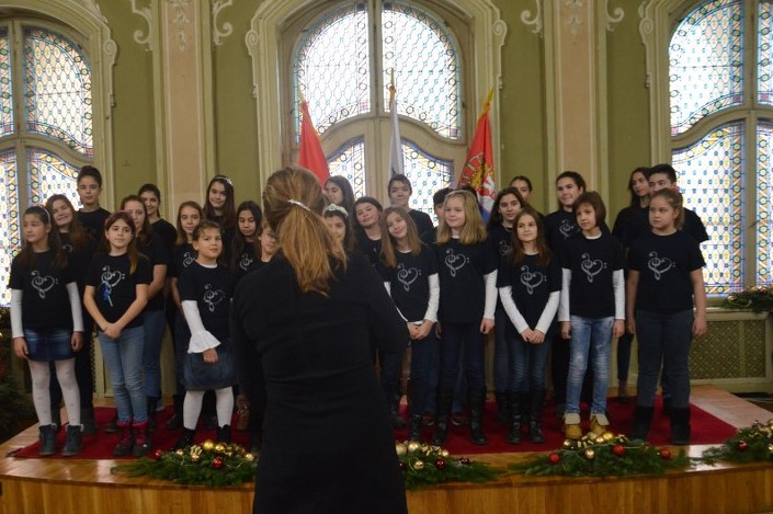 Gradski dečiji hor  Kulturnog centra Zrenjanina nastupa na FEDEHO festivalu u Beogradu