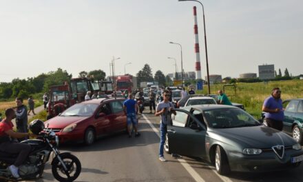 PROTEST PROTIV POSKUPLJENJA GORIVA I U ZRENJANINU