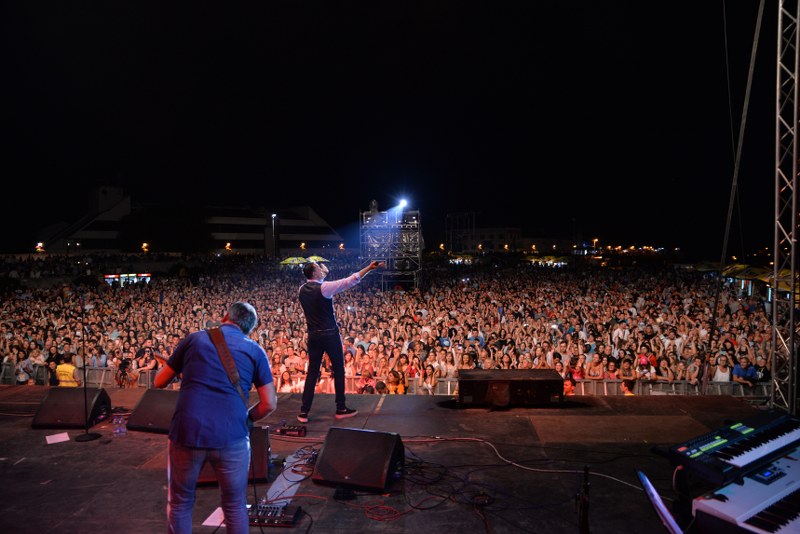 Sergej Ćetković i Nina Badrić održali koncert za pamćenje u Novom Bečeju