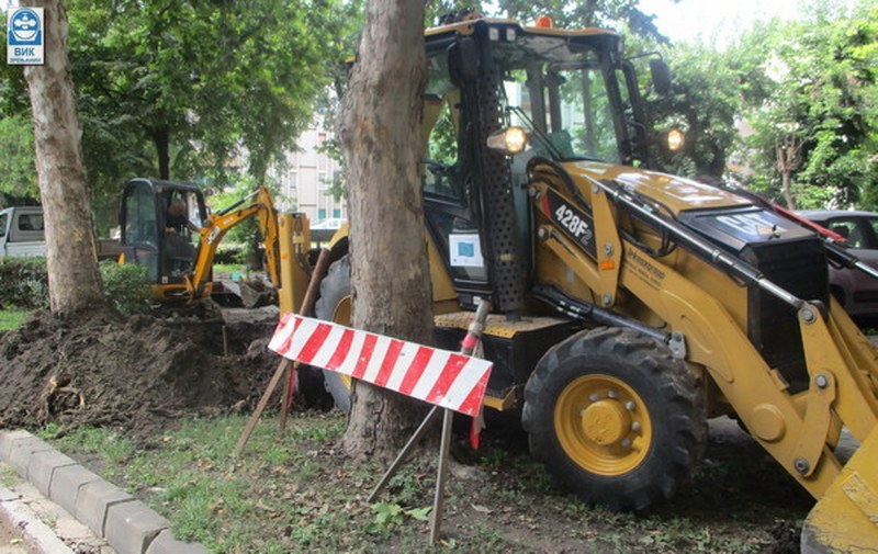 TOKOM RADOVA TOPLANE OŠTEĆENA VODOVODNA CEV