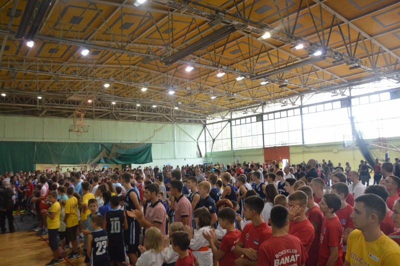 Prvi sajam sporta u Zrenjaninu okupio veliki broj mladih sportista