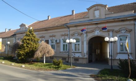 Opština Sečanj regresira troškove smeštaja i prevoz đaka