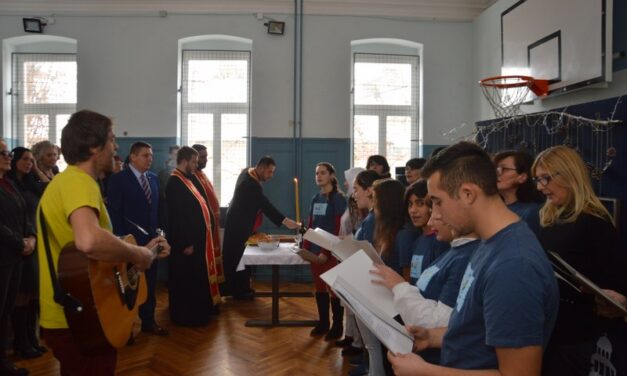 Učenici OSŠ „9.maj“ tradicionalno obeležili školsku slavu (FOTO)