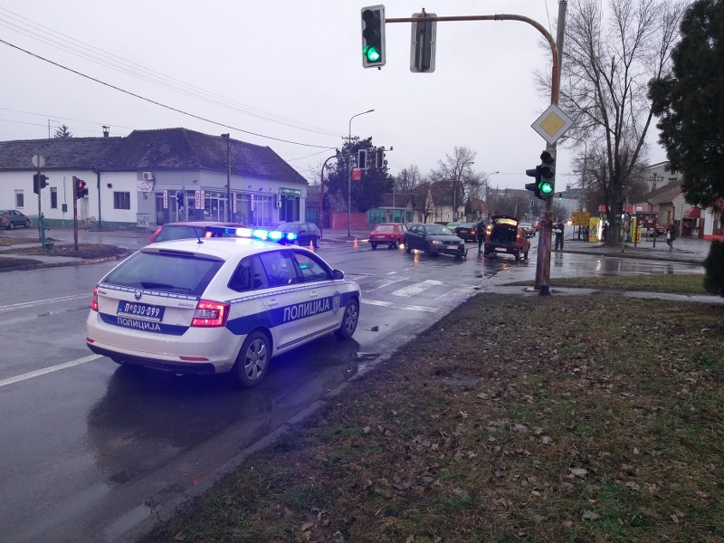 Dve osobe teže i jedna lakše povređena proteklog vikenda