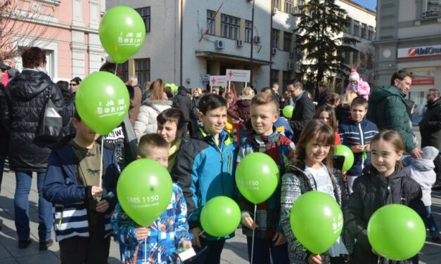 ZRENJANIN PRUŽIO PODRŠKU DECI OBOLELOJ OD RAKA