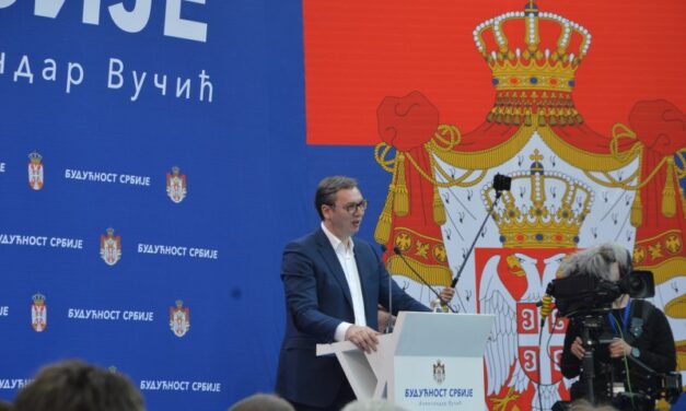 VUČIĆ U ZRENJANINU NAJAVIO POČETAK IZGRADNJE AUTOPUTA ZA MANJE OD GODINU DANA