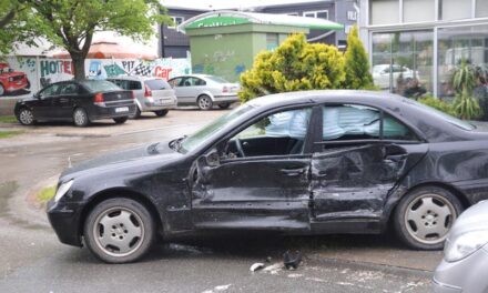 DVE SAOBRAĆAJNE NEZGODE – TRI OSOBE LAKŠE POVREĐENE