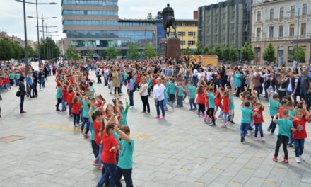 Naši najmlađi sugrađani plesali na Trgu slobode (FOTO)