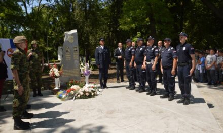 Otkriven spomenik poginulim borcima Siniši Gruboru i Draganu Rokviću u Krajišniku