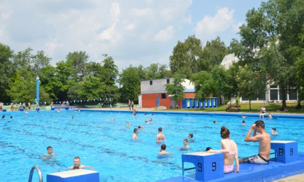 Počela kupališna sezona na gradskom bazenu