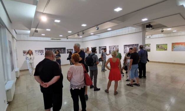 Otvorena izložba fotografija „Grad fotografima, fotografi gradu“ u Savremenoj galeriji