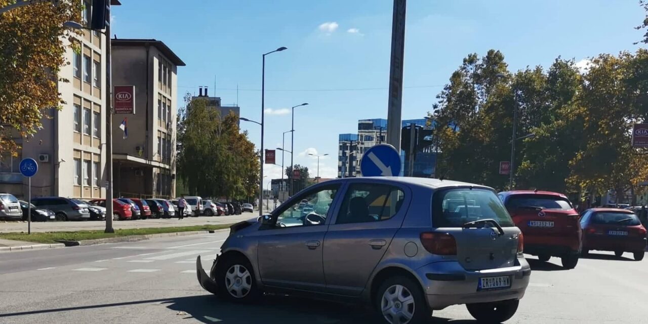 5 saobraćajnih nezgoda u Zrenjaninu- Jedna osoba teže povređena i pet lakše