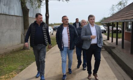 Ministar Nedimović razgovarao sa poljoprivrednicima u opštini Sečanj