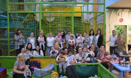 Kompanija Drekslmajer organizovala druženje mama sa bebama (FOTO)
