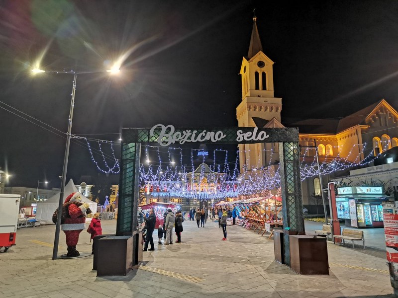 POČINJE „NOVOGODIŠNJA ČAROLIJA“ NA TRGU SLOBODE