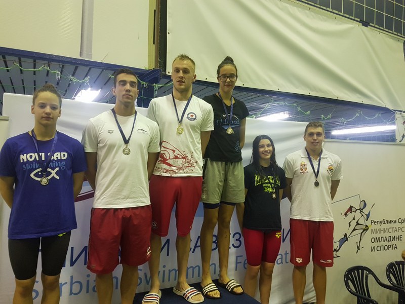 Plivači Proletera Marko Vujin i Lena Stoiljkovski osvojili zlato