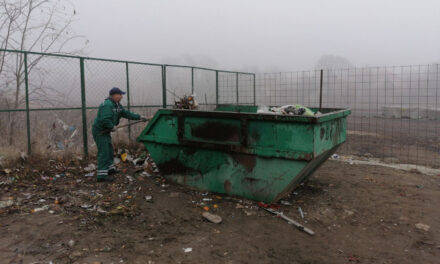 Radnici JKP „Čistoća i zelenilo“ nastavljaju sa uređenjem grada-uklonjena divlja deponija