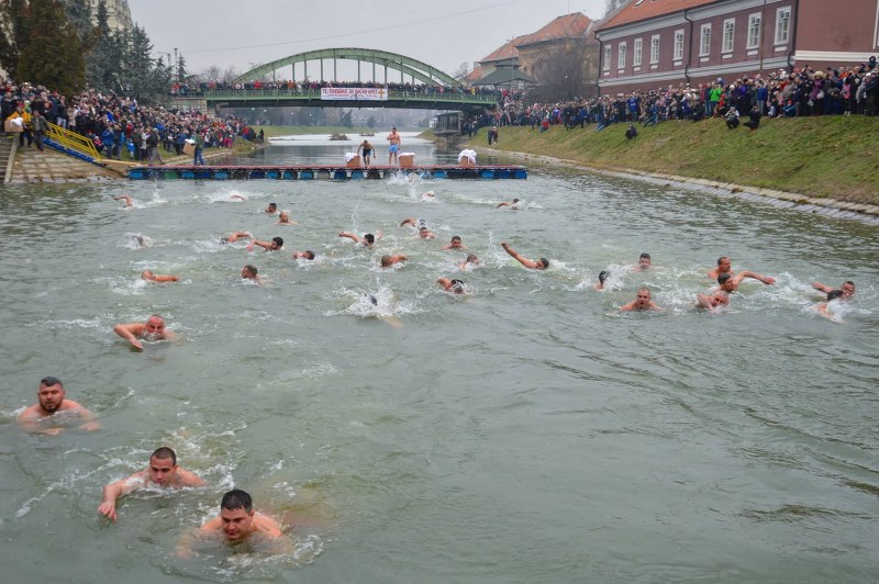 POGLEDAJTE KAKO JE PROTEKLO PLIVANJE ZA ČASNI KRST 2020. GODINE