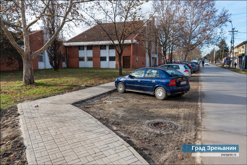 REKONSTRUISANI I POSTAVLJENI NOVI TROTOARI U GRADU