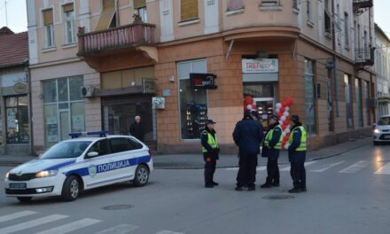 Saobraćajna nezgoda zbog nepropuštanja pešaka na obeleženom pešačkom prelazu