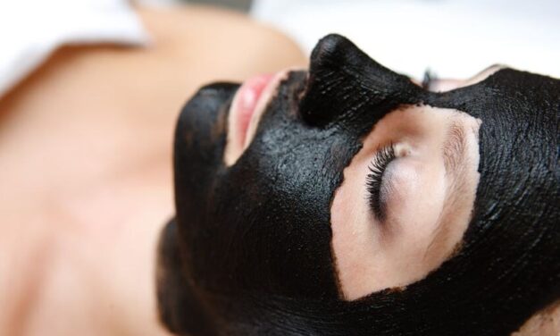 Maska za lice sa Peloidom iz jezera Rusanda koristi se u tretmanima podmlađivanja