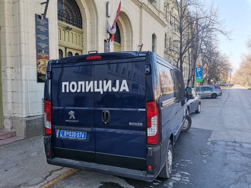 Policija prilikom pretesa stana pronašla marihuanu