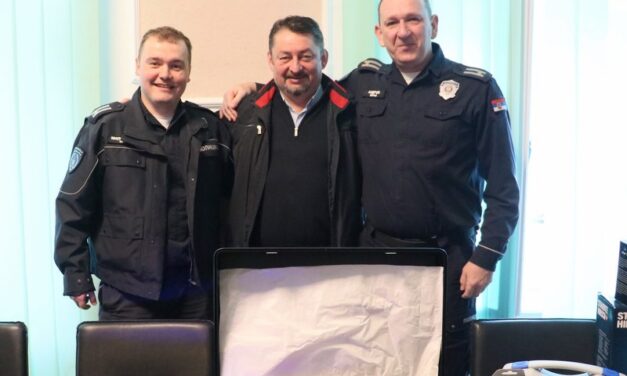 Opština Sečanj poklonila Policijskoj stanici vrednu opremu