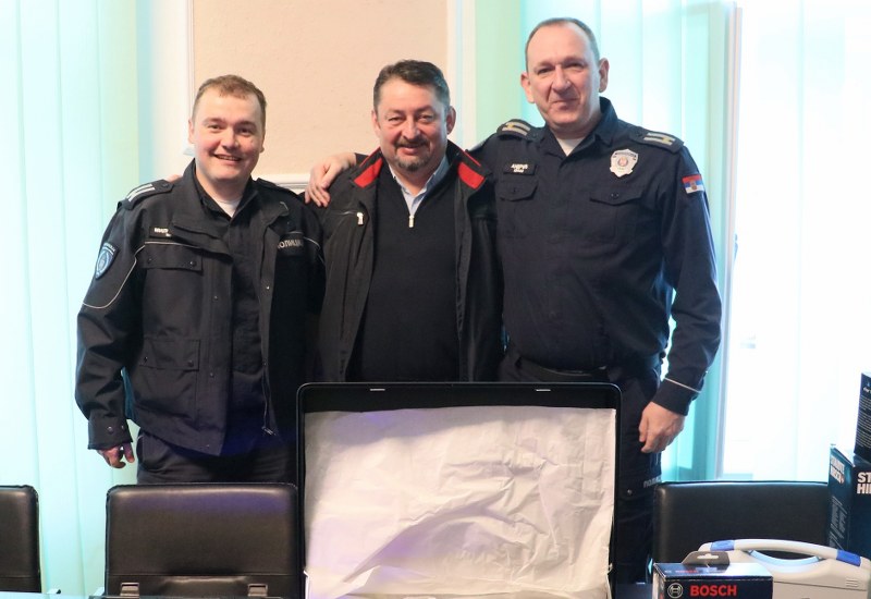 Opština Sečanj poklonila Policijskoj stanici vrednu opremu