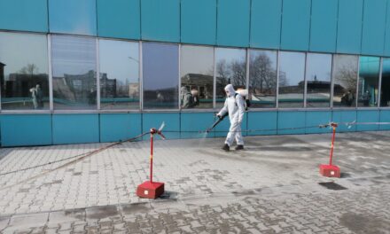 URAĐENA DEZINFIKCIJA URGENTNOG CENTRA I KRUGA BOLNICE (FOTO)