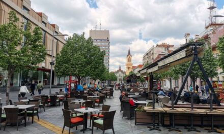 UKIDAJU SE KOVID PROPUSNICE I OGRANIČENJE BROJA LJUDI U ZATVORENOM PROSTORU