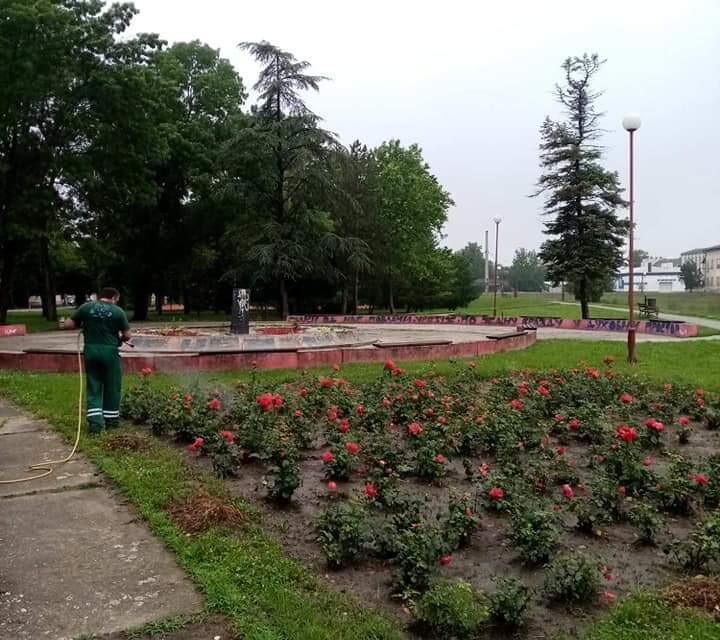 RADNICI „ČISTOĆE“ UREDILI CENTAR GRADA