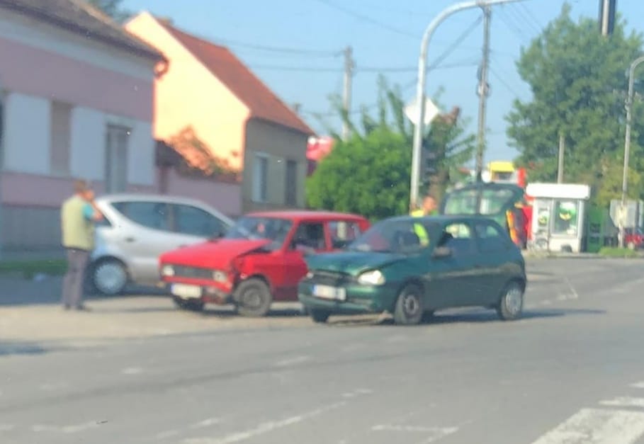 Pet saobraćajnih nezgoda – dve osobe lakše povređene
