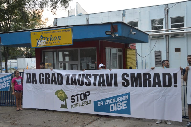 RAMBO AMADEUS PODRŽAO PROTESTE “STOP KAFILERIJI” U ZRENJANINU