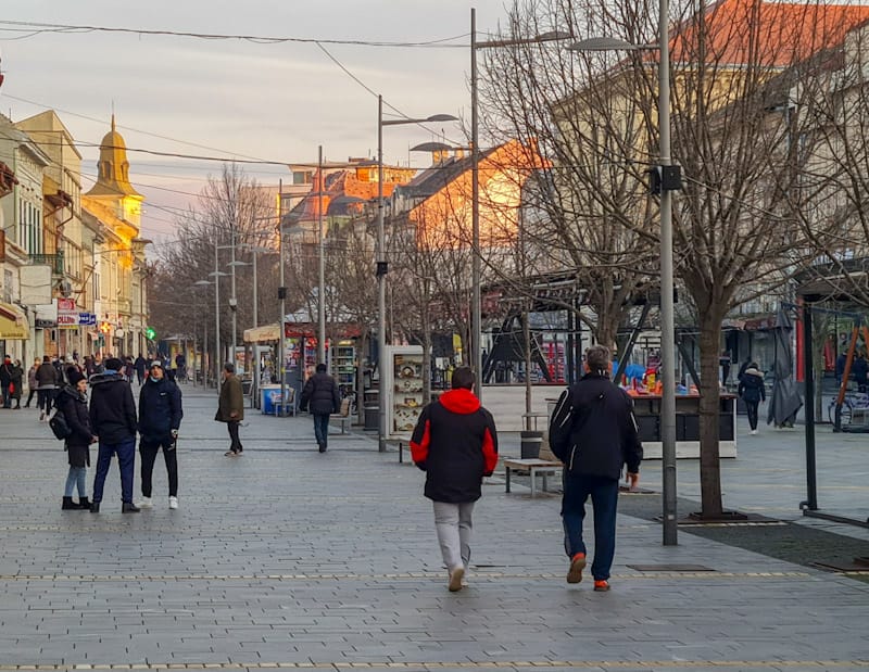 Javni pozivi za pružanje pomoći izbeglim, prognanim i interno raseljenim licima – dodela seoskih kuća i stipendiranje srednjoškolaca