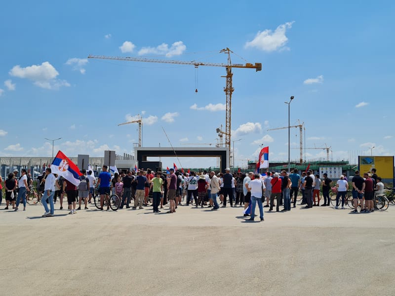 PROTEST ISPRED KINESKE  FABRIKE GUMA „LINGLONG“ U ZRENJANINU