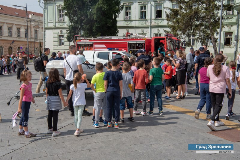 Obeležen Dan Sektora za vanredne situacije MUP Srbije i krsna slava svih vatrogasno-spasilačkiih jedinica (FOTO)