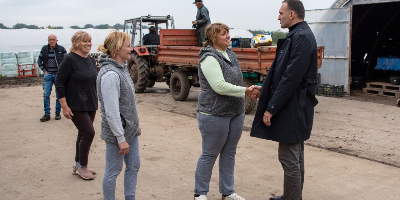 MEĐUNARODNI DAN SEOSKIH ŽENA: Gradonačelnik u poseti gazdinstvu Edit Bakoš