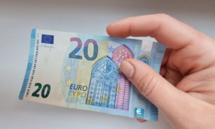 Počinje isplata dodatnih 20 evra za 5,8 miliona građana