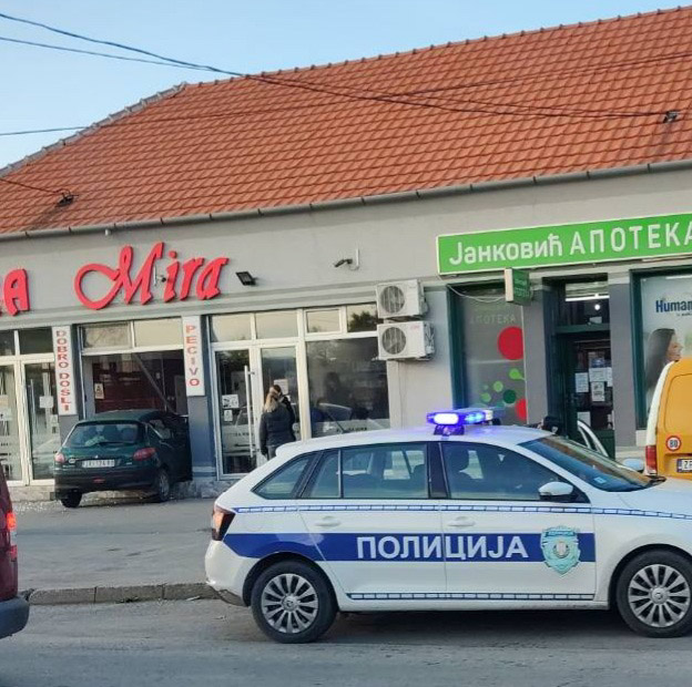 NAKON SUDARA AUTO ZAVRŠIO U PEKARI