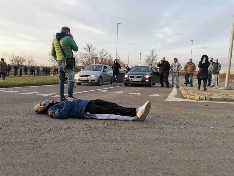 BLOKIRAN PUT ZRENJANIN – BEOGRAD KOD LINGLONGA (FOTO-VIDEO)