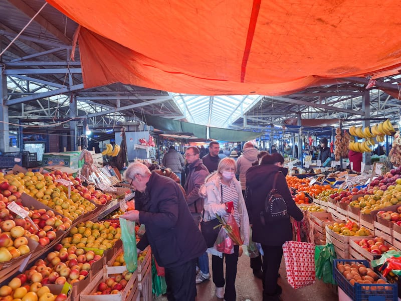 Pogledajte ponudu na Glavnoj zrenjaninskoj pijaci tokom praznika (FOTO)