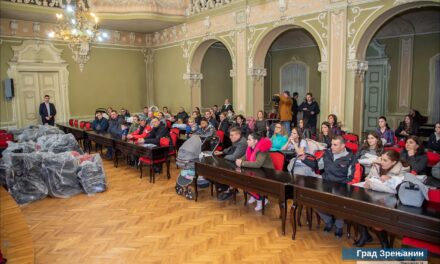 Uručena auto sedišta za prvih 50 beba rođenih ove godine u Zrenjaninu